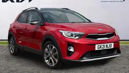 Usado Kia Stonic 120 CV (88 kW) 2020 Rojo SUV
