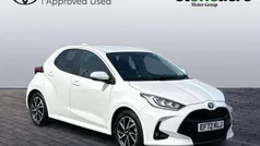 White Used 2022 Toyota Yaris Hybrid Design Hatchback | £17,000 (Fair price)
