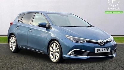 Second-hand Toyota Auris 112 CP (82 kW) 2017 Albastru Hatchback