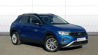 Used VW T-Roc Life 110 HP (80 kW) 2023 Blue SUV