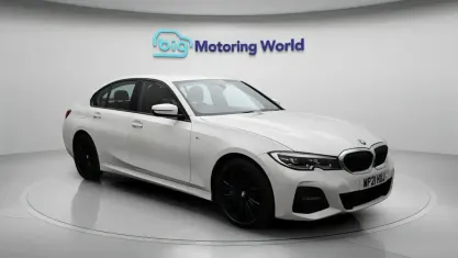 Begagnad BMW 330e M Sport 292 HK (214 kW) 2021 Vit Sedan