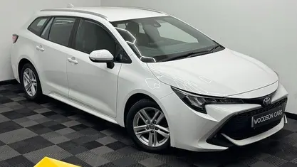 Used Toyota Corolla 140 HP (102 kW) 2022 White Estate
