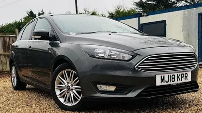 Used Ford Focus Zetec 125 HP (91 kW) 2017 Grey Hatchback