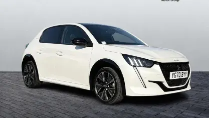 Used Peugeot 208 GT-line 131 HP (96 kW) 2020 White Hatchback