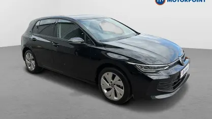 Begagnad VW Golf VIII Match 150 HK (110 kW) 2025 Svart Halvkombi