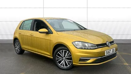 Used VW Golf VII SE 125 HP (91 kW) 2017 Yellow Hatchback