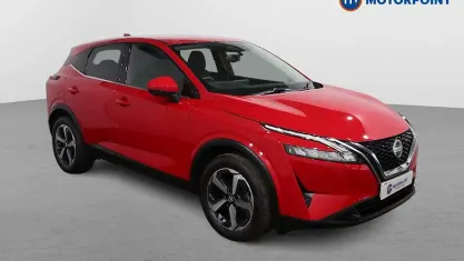 Used Nissan Qashqai N-Connecta 140 HP (102 kW) 2022 Red SUV