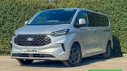 Used Ford Tourneo Titanium 136 HP (100 kW) 2024 Silver MPV