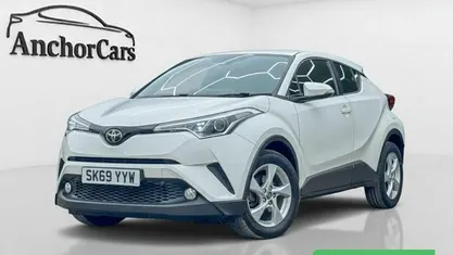 Used Toyota C-HR 116 HP (85 kW) 2019 White SUV