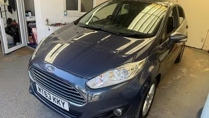 Used Ford Fiesta Zetec 105 HP (77 kW) 2015 Hatchback