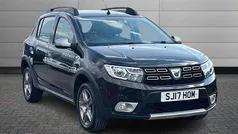 Pearl black Used 2017 Dacia Sandero Lauréate Hatchback | £5,495 (Good price)