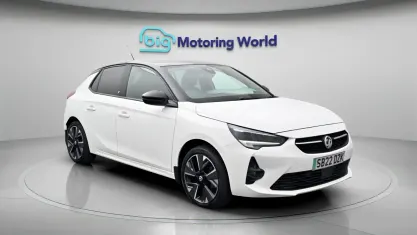 Used Vauxhall Corsa-e SRi 100 kW (136 HP) 2022 White Hatchback