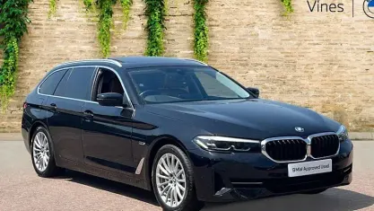 Used BMW 530e Comfort Edition 292 HP (214 kW) 2023 Black Estate