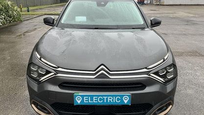 Używany Citroën e-C4 100 kW (136 KM) 2023 Szary Hatchback