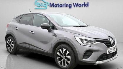 Second-hand Renault Captur Evolution 143 CP (105 kW) 2023 Gri SUV