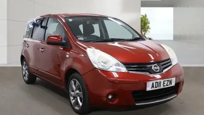Used Nissan Note N-TEC 110 HP (80 kW) 2011 Red Hatchback