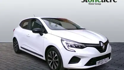 Used Renault Clio Evolution 90 HP (66 kW) 2022 White Hatchback