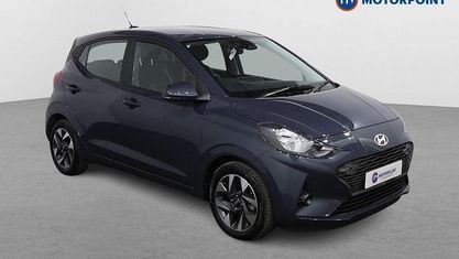 Usado Hyundai i10 Advanced 63 CV (46 kW) 2025 Gris Utilitario