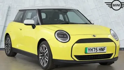 New Mini Cooper Classic 135 kW (184 HP) 2025 Yellow Hatchback