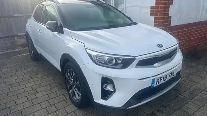 Used Kia Stonic 120 HP (88 kW) 2019 White SUV