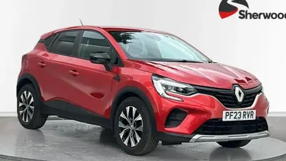 Used Renault Captur Evolution 91 HP (66 kW) 2023 Red SUV