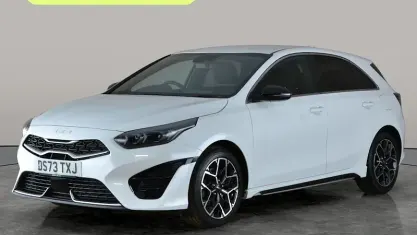 Begagnad Kia Ceed GT-Line 160 HK (117 kW) 2023 Vit Halvkombi