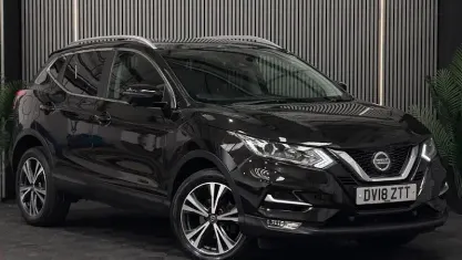 Used Nissan Qashqai N-Connecta 116 HP (85 kW) 2017 Black SUV