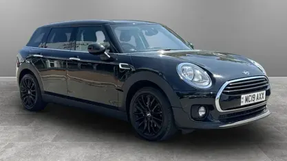 Used Mini Cooper Clubman Classic 136 HP (100 kW) 2019 Black Estate