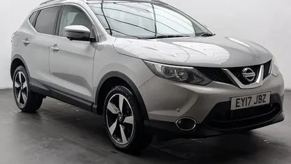 Silver Used 2017 Nissan Qashqai N-Connecta SUV | £12,750 (Fair price)