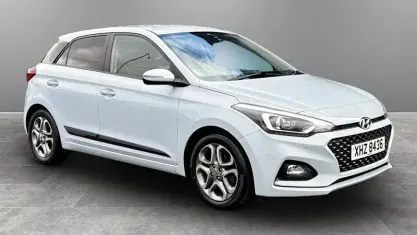 Used Hyundai i20 Premium 101 HP (74 kW) 2020 Grey Hatchback