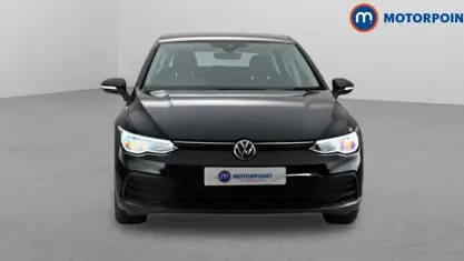Second-hand VW Golf VIII Life 131 CP (96 kW) 2024 Hatchback