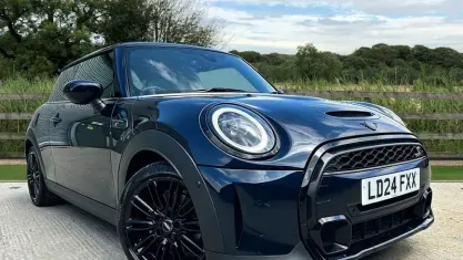 Used Mini Cooper S Exclusive 178 HP (130 kW) 2024 Black Hatchback