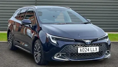 Used Toyota Corolla Design 140 HP (102 kW) 2024 Blue Estate
