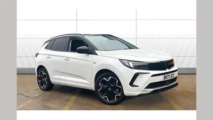 White Used 2023 Vauxhall Grandland X Ultimate SUV | £18,437 (Fair price)