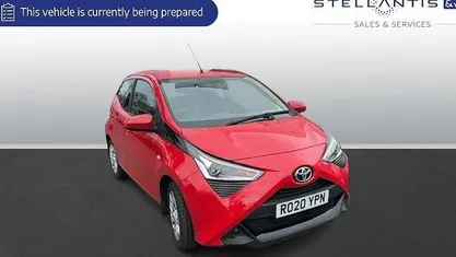Used Toyota Aygo X-play 72 HP (52 kW) 2020 Hatchback