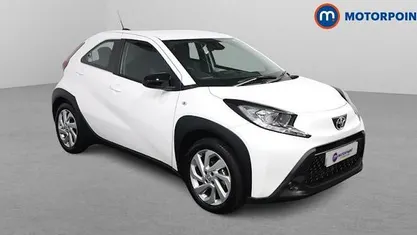 Used Toyota Aygo X PURE 72 HP (52 kW) 2025 SUV