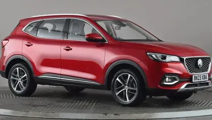 Begagnad MG HS Excite 162 HK (119 kW) 2023 Röd SUV