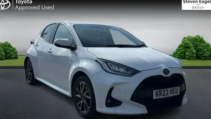 Used Toyota Yaris Design 116 HP (85 kW) 2023 White Hatchback