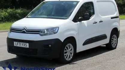 Usado Citroën Berlingo 102 CV (75 kW) 2022 Blanco Monovolumen