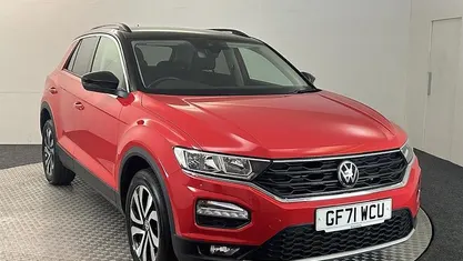 Used VW T-Roc Active 150 HP (110 kW) 2021 Red SUV
