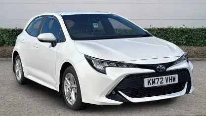 Begagnad Toyota Corolla 122 HK (89 kW) 2022 Vit Halvkombi