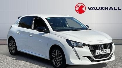 Używany Peugeot 208 Allure+ 102 KM (75 kW) 2023 Biały Hatchback