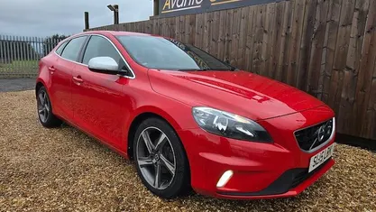 Red Used 2015 Volvo V40 R-Design Hatchback | £5,795 (Fair price)