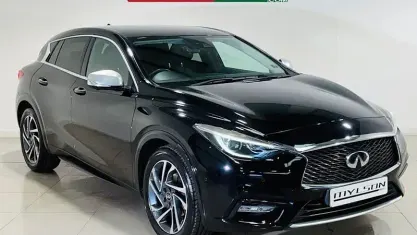 Used Infiniti Q30 Premium 122 HP (89 kW) 2017 Black Hatchback