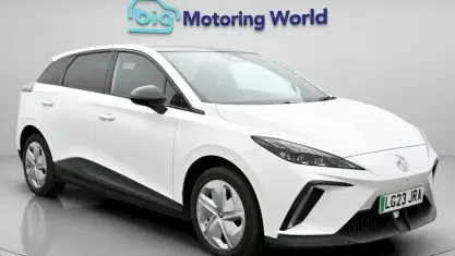 Begagnad MG MG4 EV Trophy 150 kW (204 HK) 2025 Halvkombi