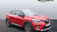 Red/black Used 2022 Renault Captur SE SUV | £14,300 (Fair price)
