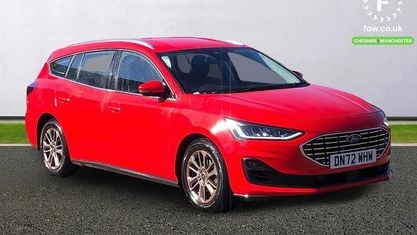 Usado Ford Focus Titanium 125 HP (91 kW) 2022 Vermelho Carrinha