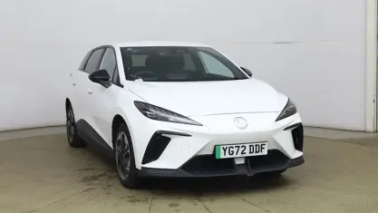 Used MG MG4 EV SE 125 kW (170 HP) 2022 White Hatchback