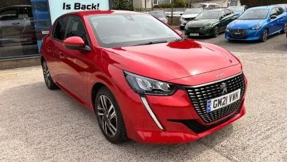 Used Peugeot 208 Allure 102 HP (75 kW) 2021 Red Hatchback