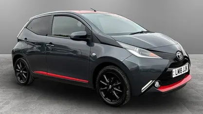 Begagnad Toyota Aygo x-press 69 HK (50 kW) 2018 Halvkombi